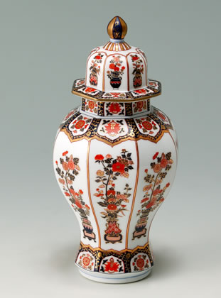 古伊万里文様花籠ボトル