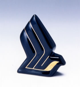 BIRD DECANTER DECORATED IN 22K GOLD